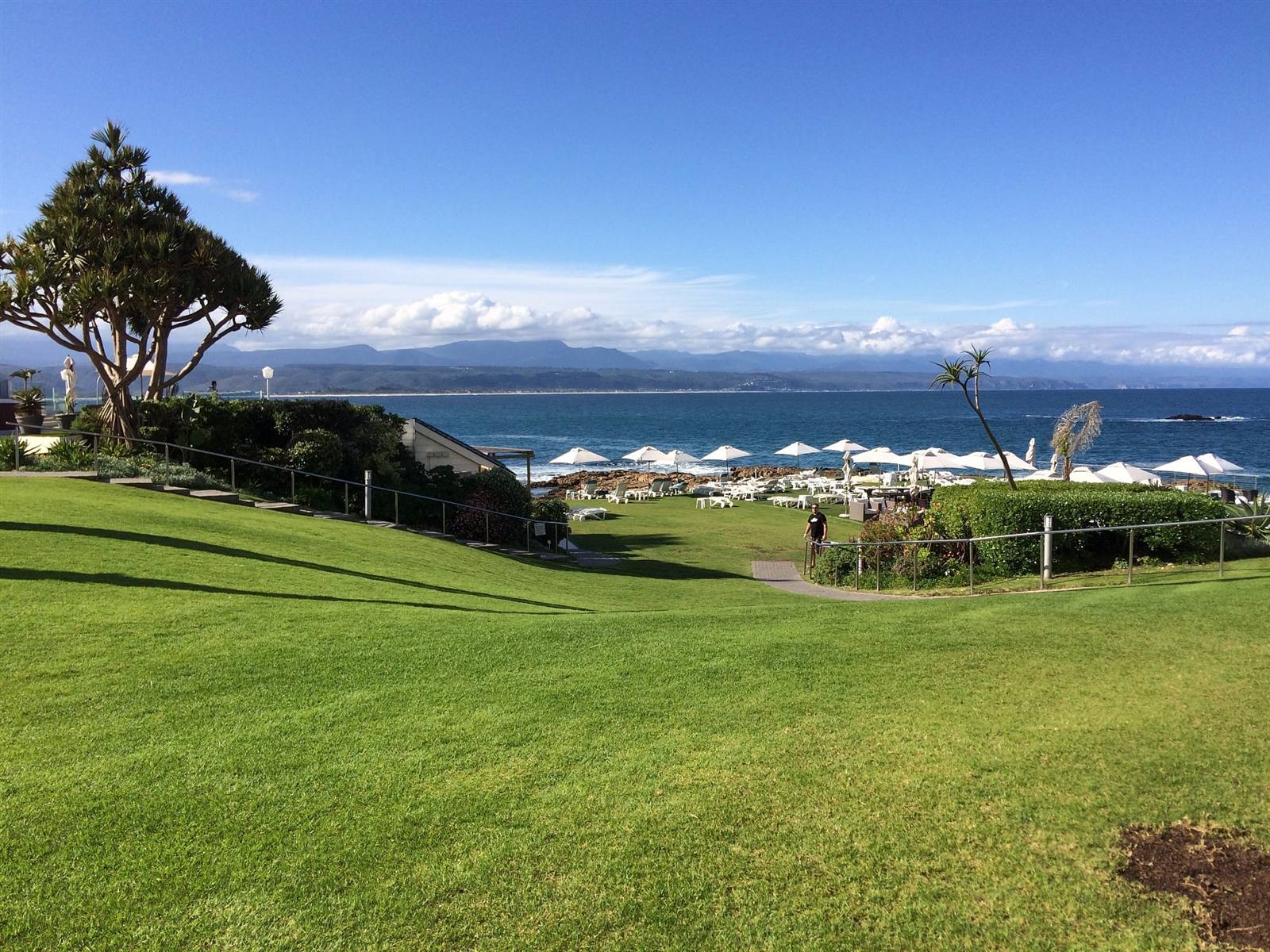 Plettenberg Bay coastline &mdash; Robberg headland and beach